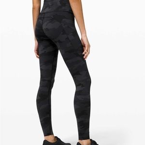 Black Camo Fast & Free 25” legging size 4!